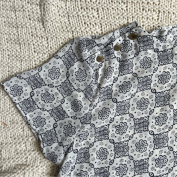 LOFT Floral Print with Gold Buttons Blouse | Navy Blue & White | Size: S | Women - Picture 4 of 8